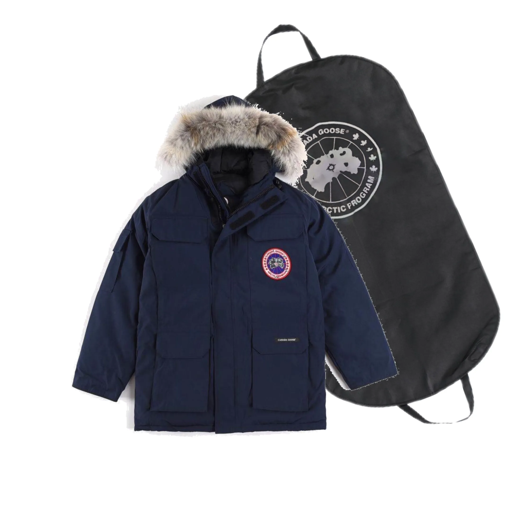P780 with dust bag) Canada Goose Canada Goose #Expedition expedition parka classic down jacket ➖ Imported 21-count polyester-cotton blended original fabric [last year’s 16-count/18-count hard fabrics have been completely eliminated, this year all use 21-count genuine synchronized fabrics, the soft mid-band feels delicate and textured], genuine synchronized Feather-Light 10D waterproof coated fabric, made of 84.5% polyester fiber and 15.5% cotton, 100% the best feel in the entire network! ➖ The genuine official website is synchronized with the national standard 80 white duck down, you can check the official website customer service, there will never be a series of misleading claims such as 90 down or goose down! ➖ Using the best nylon lining with double double-layer sealing design, velvet-proof No. 7 needle + grid-filled down ready-made garments, there is 100% no so-called velvet running! ➖ The cuffs are designed with thickened seamless threads, and the collar and pockets are lined with top-quality polar fleece to keep you warm and comfortable! ➖ Yoshida YKK provides original custom-made electroplated sliders. YKK two-way lockable zippers are tight and smooth and will not peel off paint! ➖ 3M composite guarantees that the Velcro is the same as the original, durable, and all accessories and hardware are custom-made! ➖ Imported BEHRINGER embroidery machine to customize the 10,000-needle embroidery logo, 98% of which can be reproduced to restore the original logo. You can check and compare on the official website! ➖ The fur collars are all made of large pieces of Western Canadian blue wolf hide, ensuring that each fur collar is 13-15cm wide! 08 models for men and women SIZE: XS S M L XL XXL